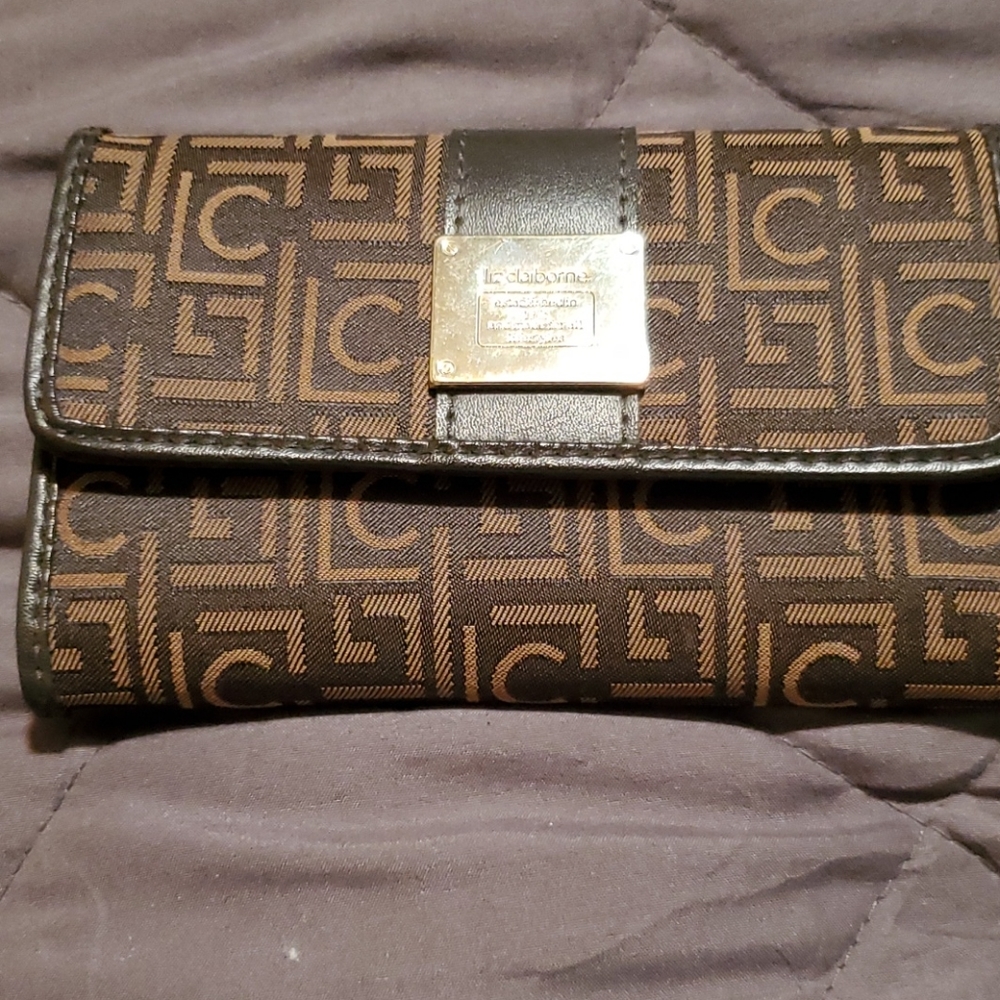 Liz wallet. Gift